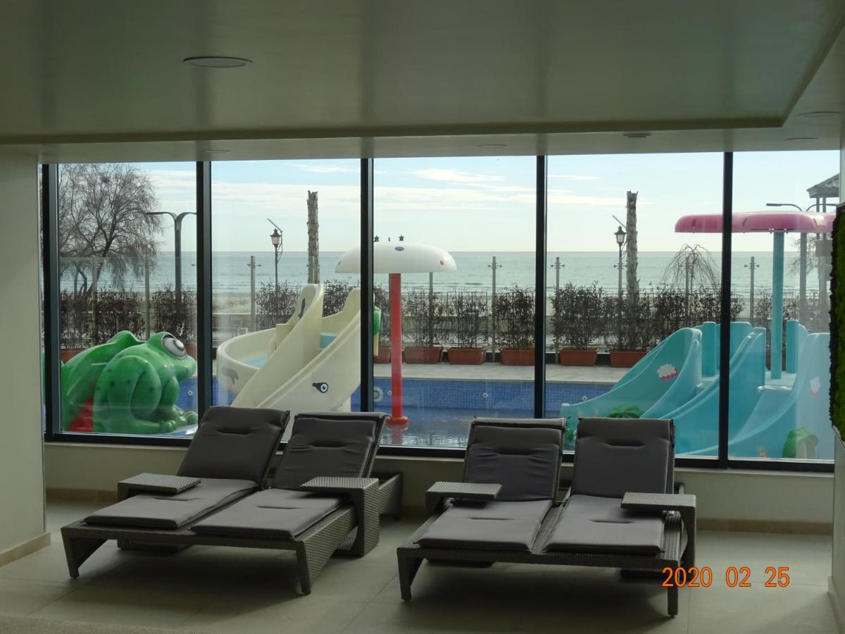 Teemo Beach Apartment, Alezzi Beach Resort Năvodari Exterior foto